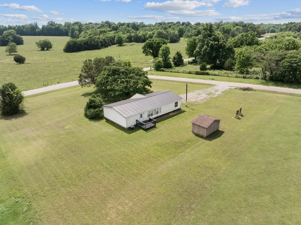1572 Old Nashville Dirt Road Shelbyville TN 37160