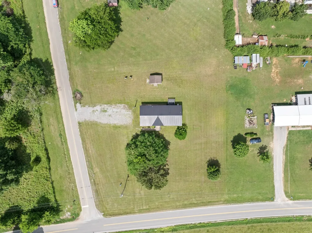 1572 Old Nashville Dirt Road Shelbyville TN 37160