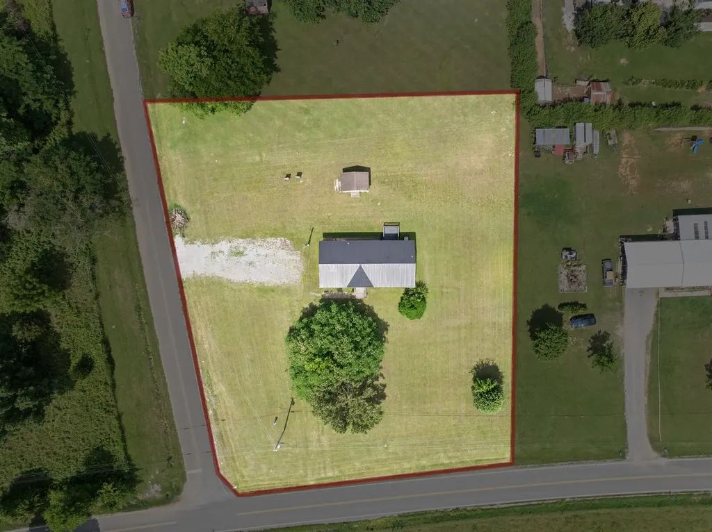 1572 Old Nashville Dirt Road Shelbyville TN 37160