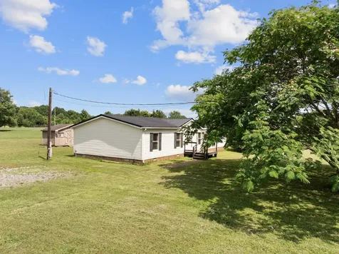 1572 Old Nashville Dirt Road Shelbyville TN 37160