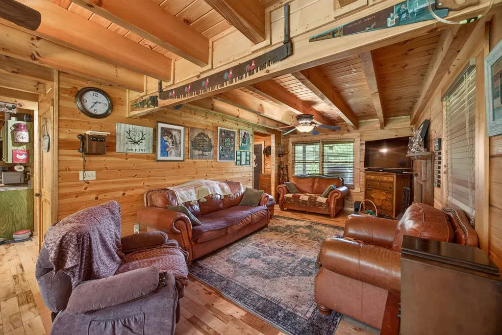 8029 Brimstone Creek Road Whitleyville TN 38588