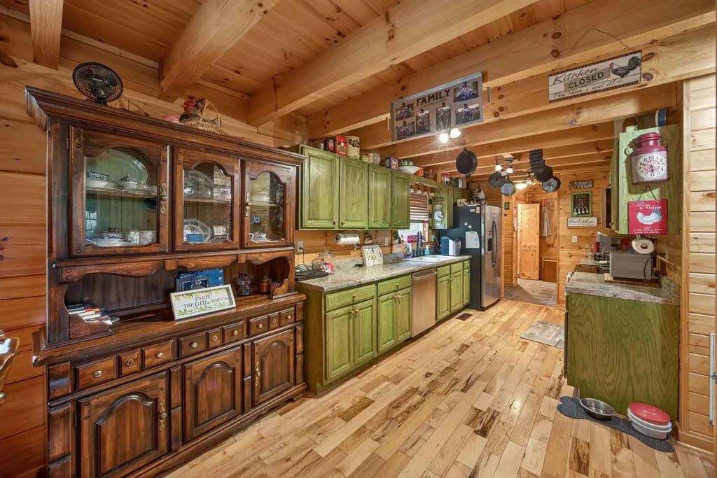 8029 Brimstone Creek Road Whitleyville TN 38588