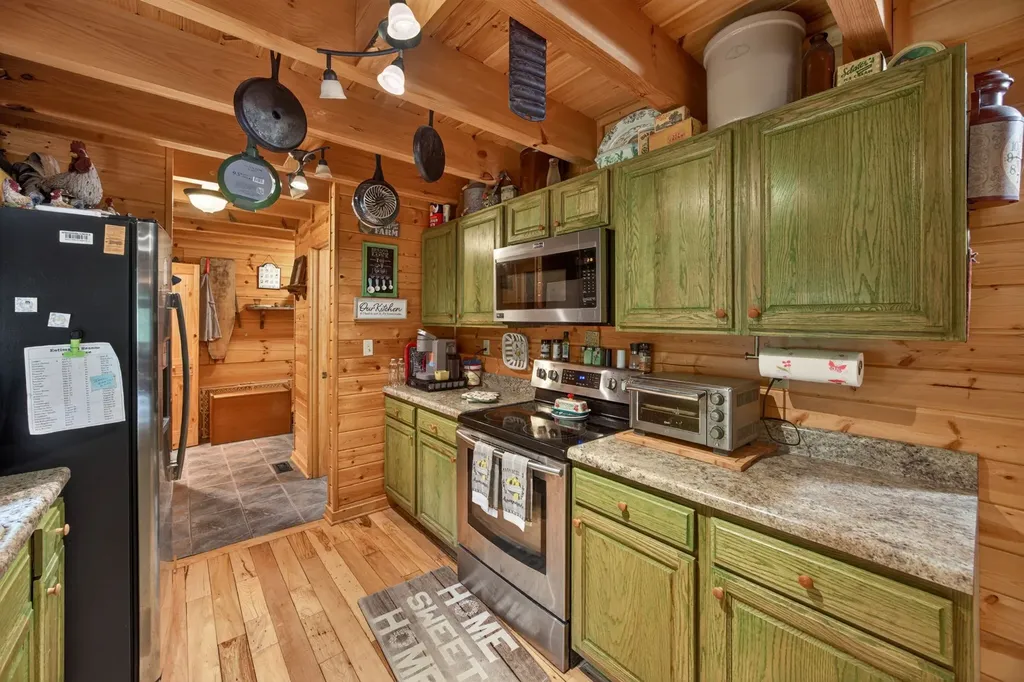 8029 Brimstone Creek Road Whitleyville TN 38588