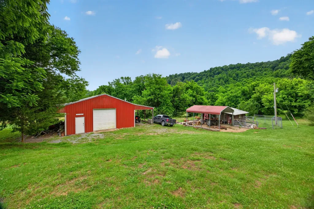 8029 Brimstone Creek Road Whitleyville TN 38588