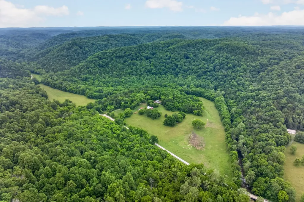 8029 Brimstone Creek Road Whitleyville TN 38588