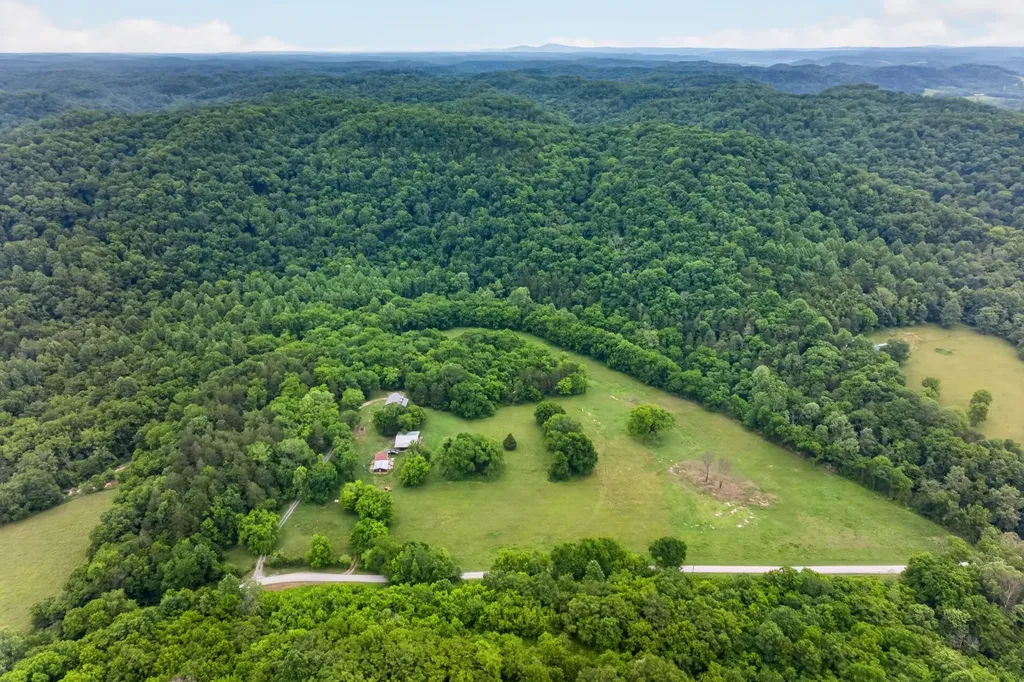 8029 Brimstone Creek Road Whitleyville TN 38588