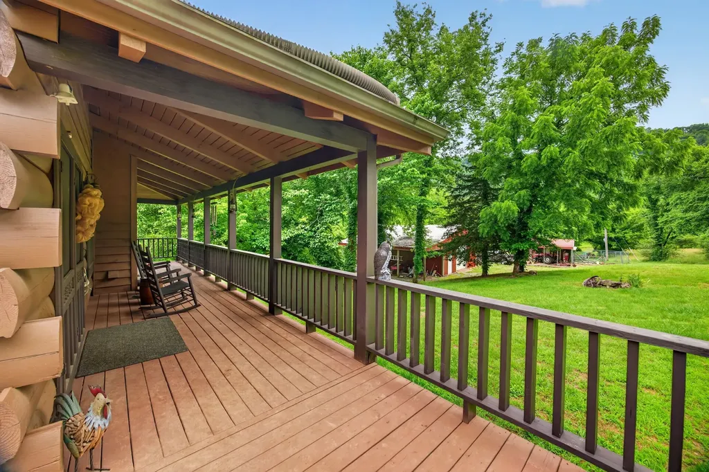 8029 Brimstone Creek Road Whitleyville TN 38588