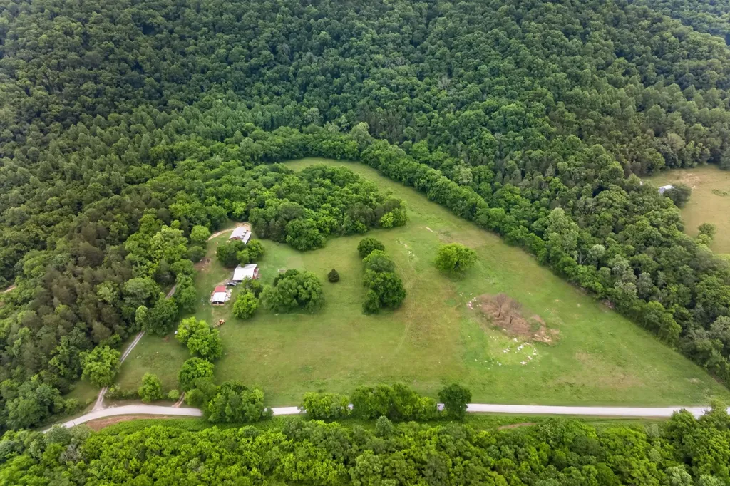 8029 Brimstone Creek Road Whitleyville TN 38588