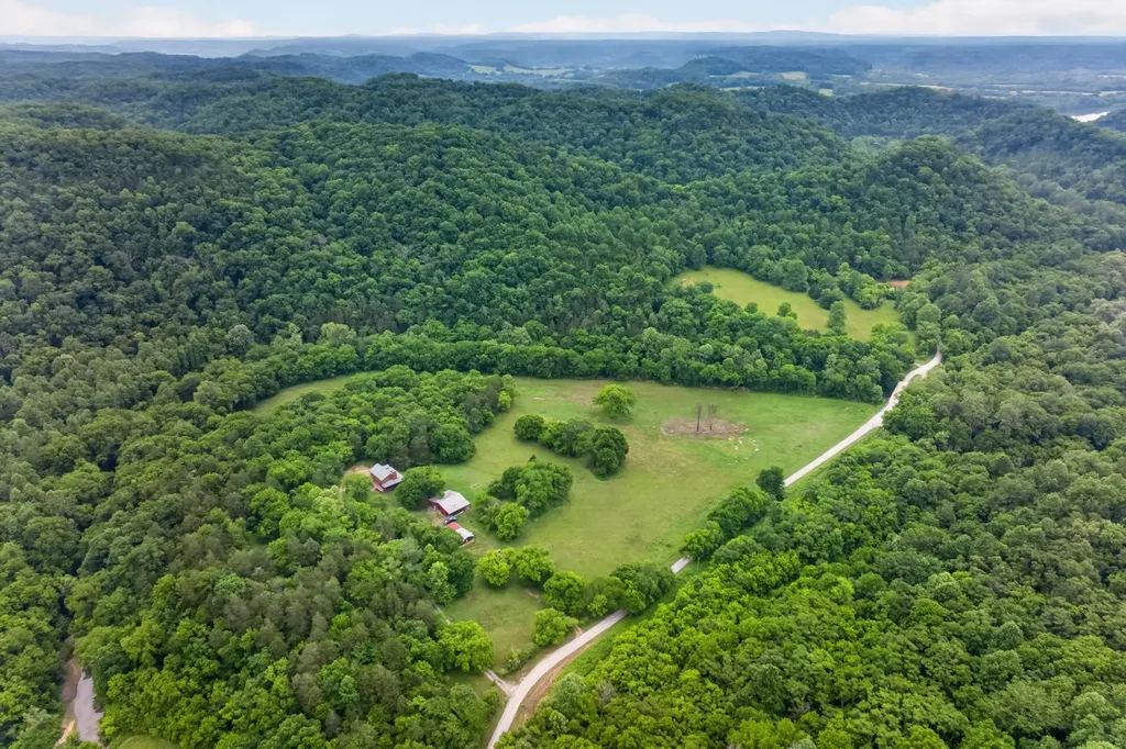 8029 Brimstone Creek Road Whitleyville TN 38588