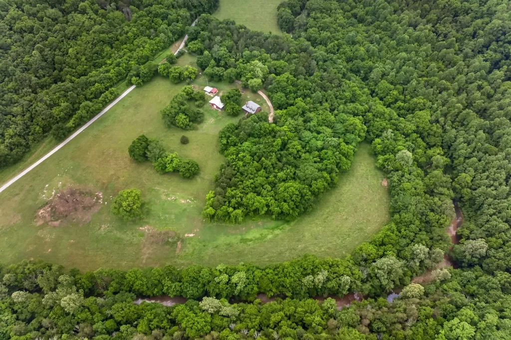 8029 Brimstone Creek Road Whitleyville TN 38588