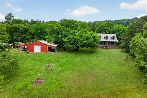 8029 Brimstone Creek Road Whitleyville TN 38588