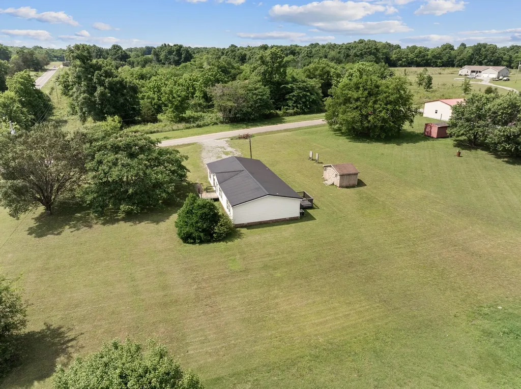 1572 Old Nashville Dirt Road Shelbyville TN 37160