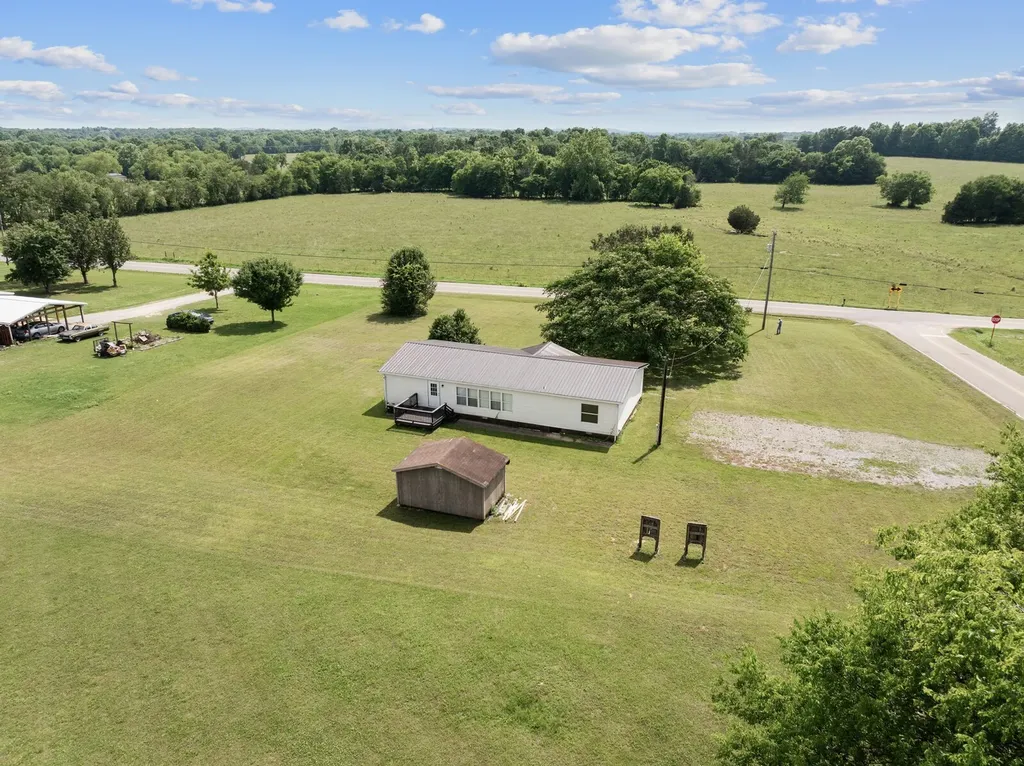 1572 Old Nashville Dirt Road Shelbyville TN 37160