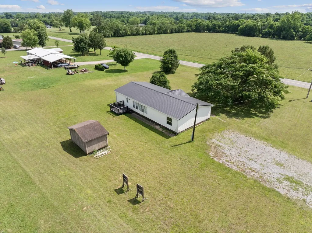 1572 Old Nashville Dirt Road Shelbyville TN 37160