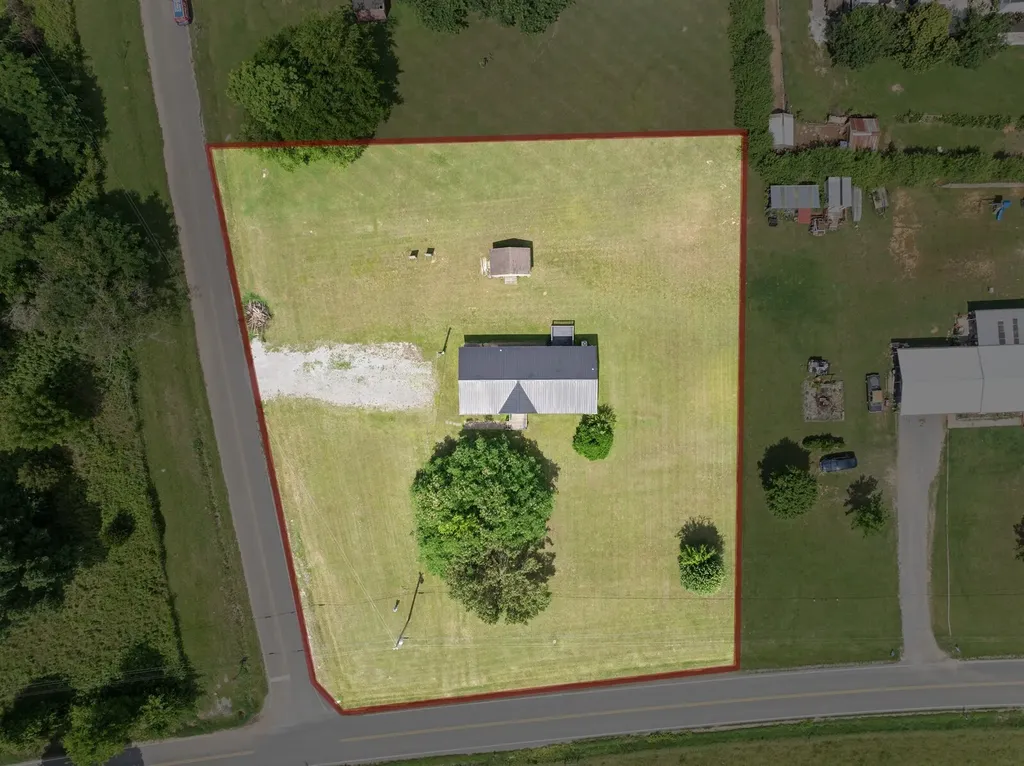 1572 Old Nashville Dirt Road Shelbyville TN 37160