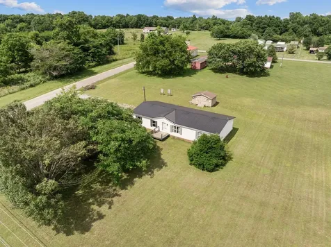 1572 Old Nashville Dirt Road Shelbyville TN 37160