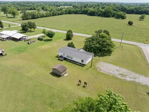1572 Old Nashville Dirt Road Shelbyville TN 37160