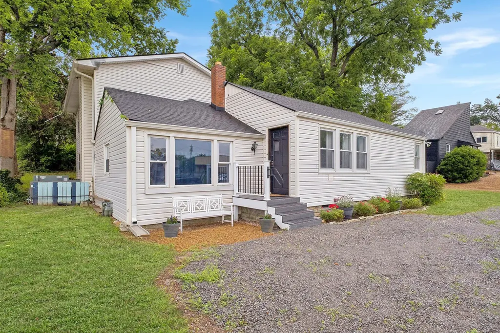 2818 Azalea Place Nashville TN 37204