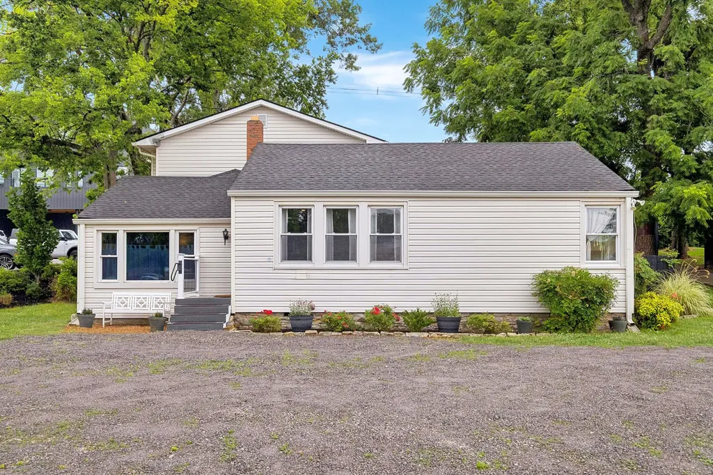 2818 Azalea Place Nashville TN 37204