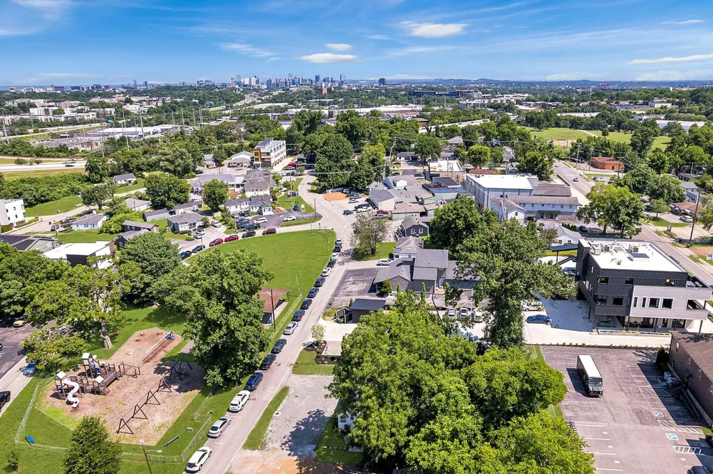 2818 Azalea Place Nashville TN 37204