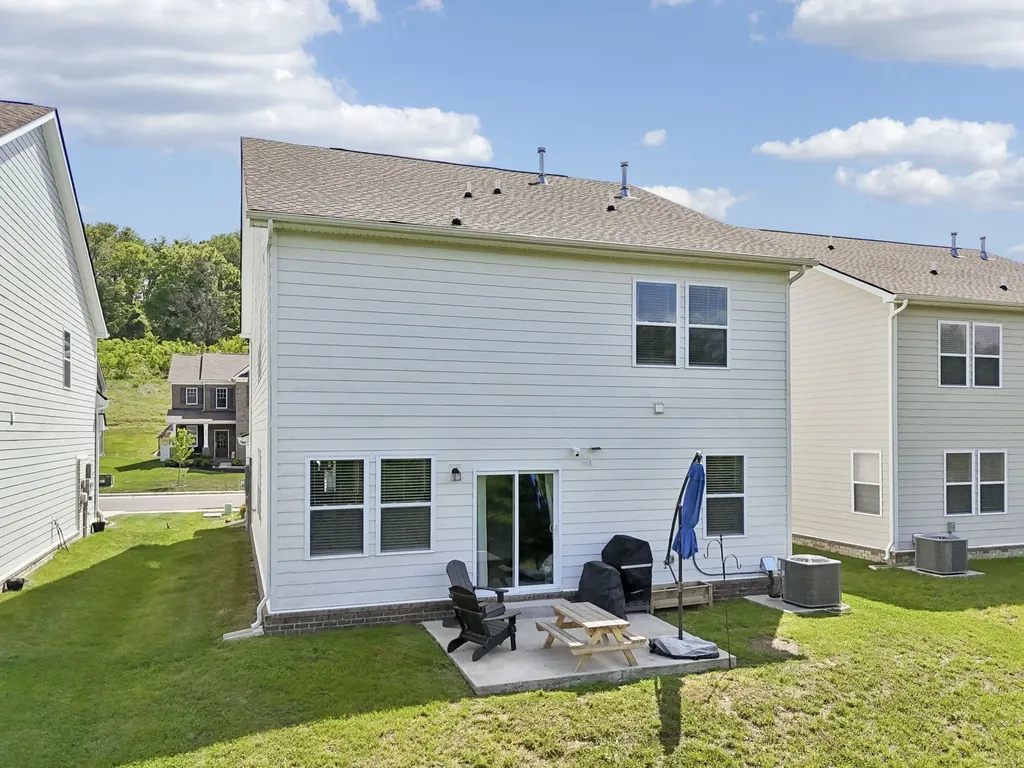 2232 Robert Gwynne Drive Smyrna TN 37167