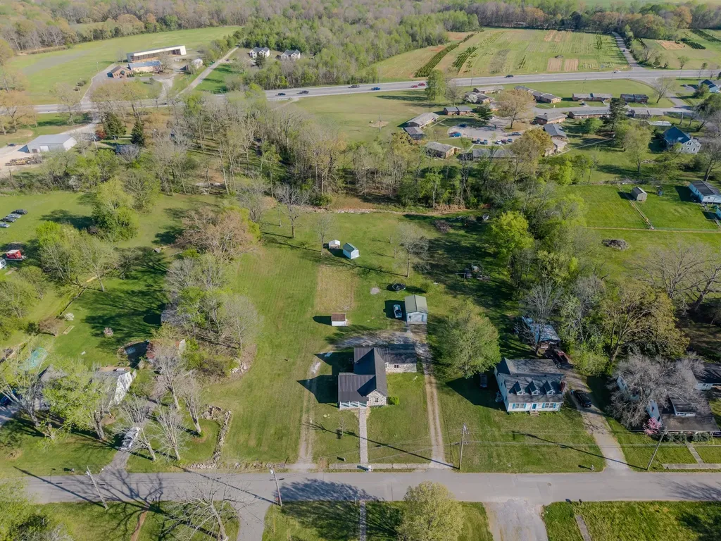 320 W King Street Morrison TN 37357