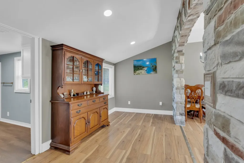 320 W King Street Morrison TN 37357