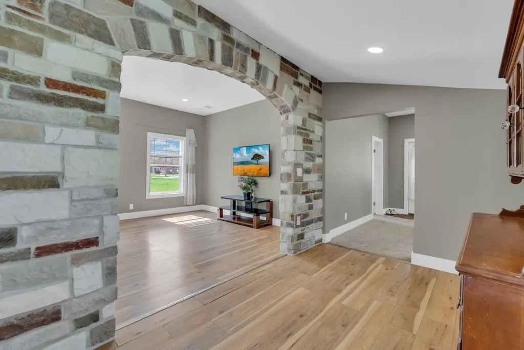 320 W King Street Morrison TN 37357