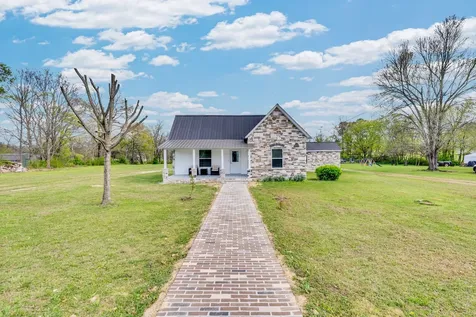 320 W King Street Morrison TN 37357