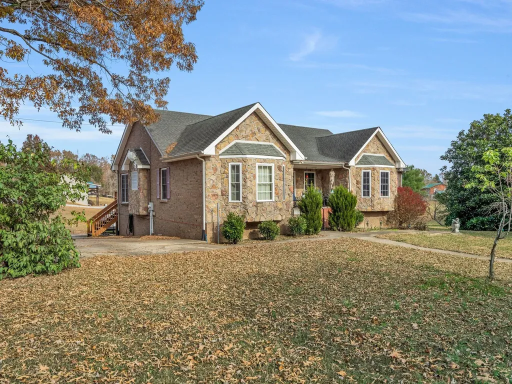 311 Downs Road Cumberland City TN 37050