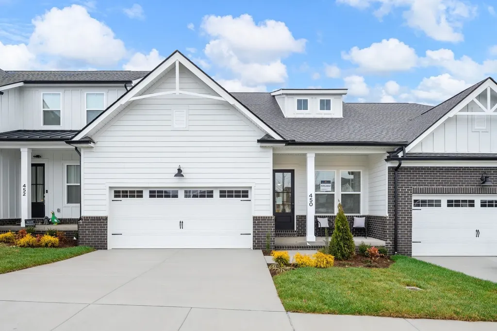 460 Buckwood Avenue, W Thompsons Station TN 37179