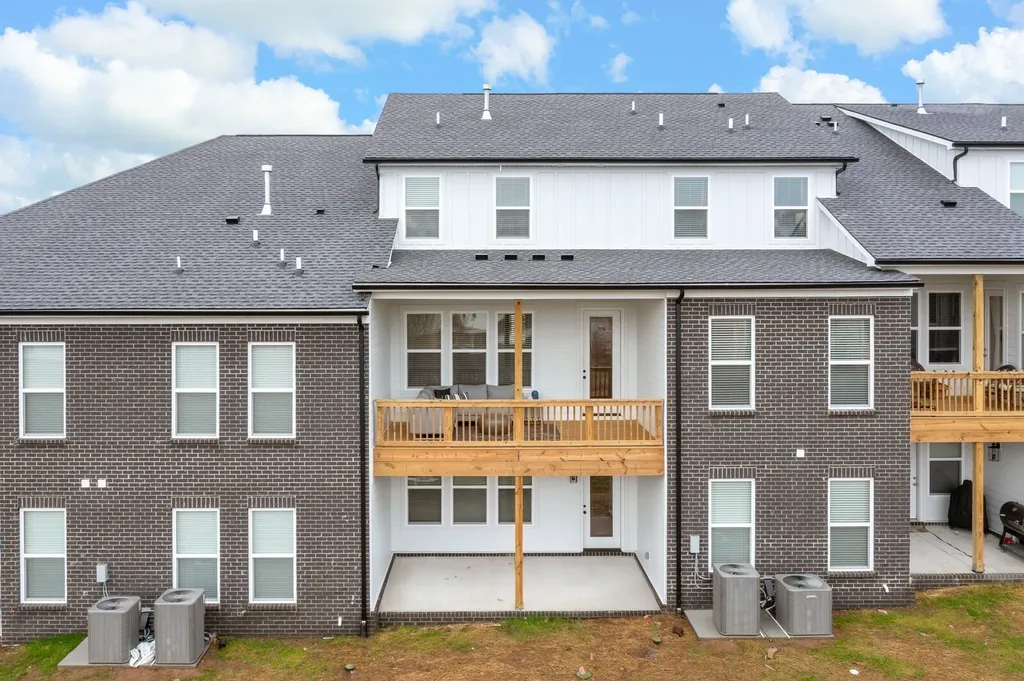 460 Buckwood Avenue, W Thompsons Station TN 37179