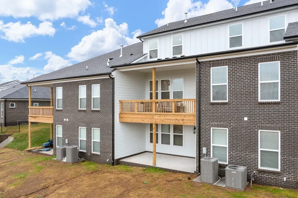 460 Buckwood Avenue, W Thompsons Station TN 37179