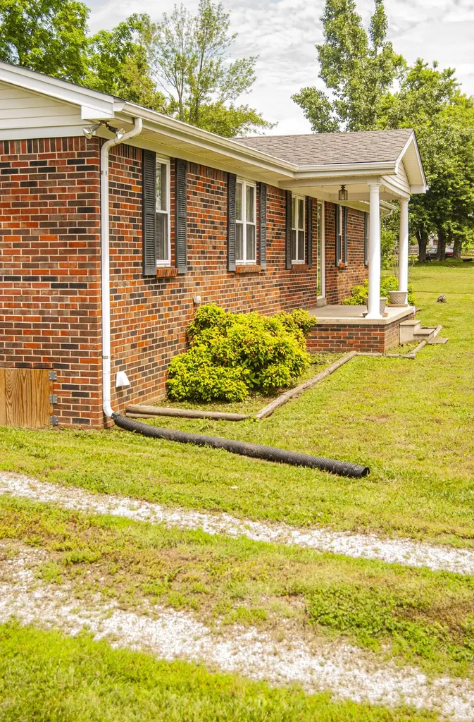 4883 Rocky Mound Road Westmoreland TN 37186