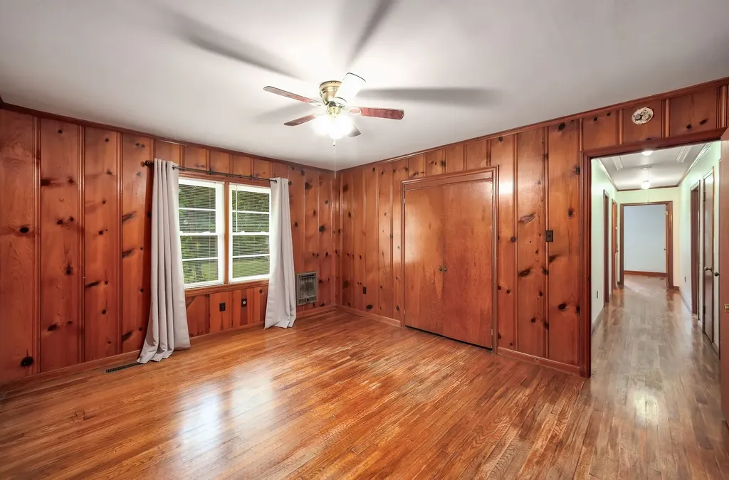 649 Natchez Trace Drive Lexington TN 38351
