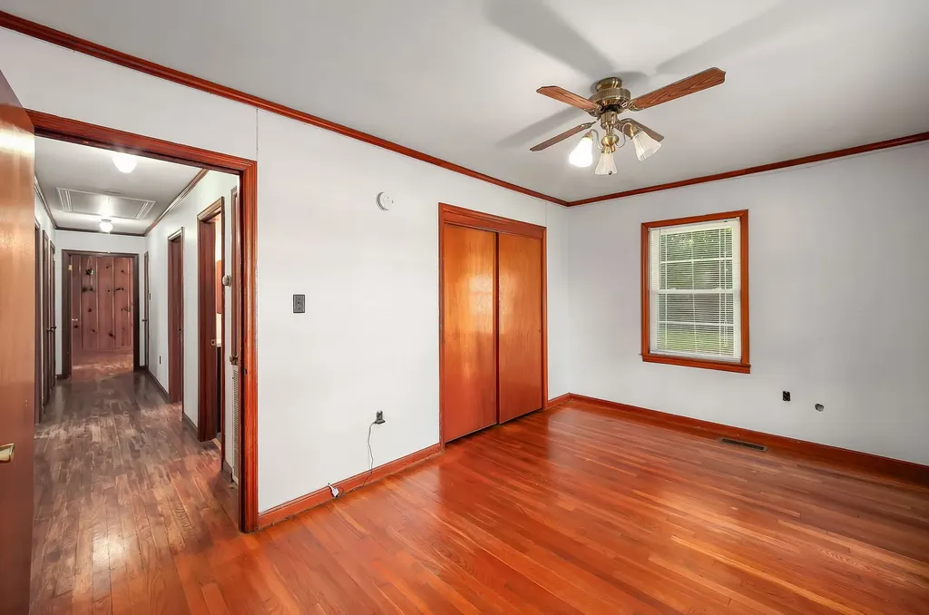 649 Natchez Trace Drive Lexington TN 38351