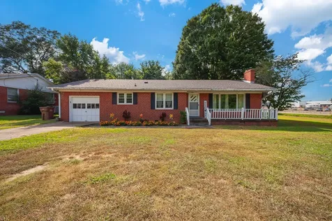649 Natchez Trace Drive Lexington TN 38351