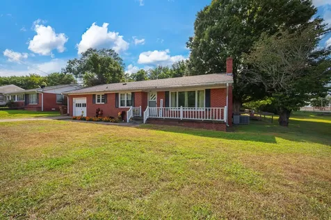 649 Natchez Trace Drive Lexington TN 38351