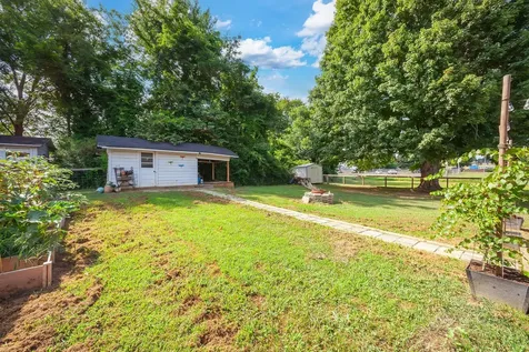 649 Natchez Trace Drive Lexington TN 38351