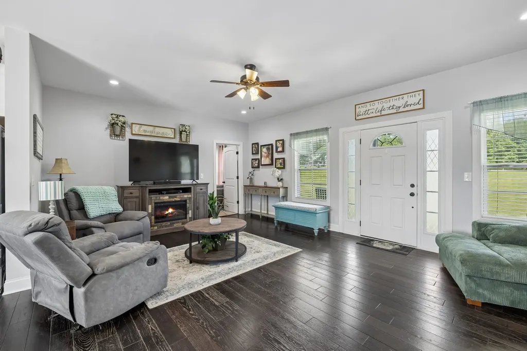 583 New Deal Potts Road Cottontown TN 37048