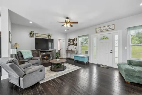 583 New Deal Potts Road Cottontown TN 37048