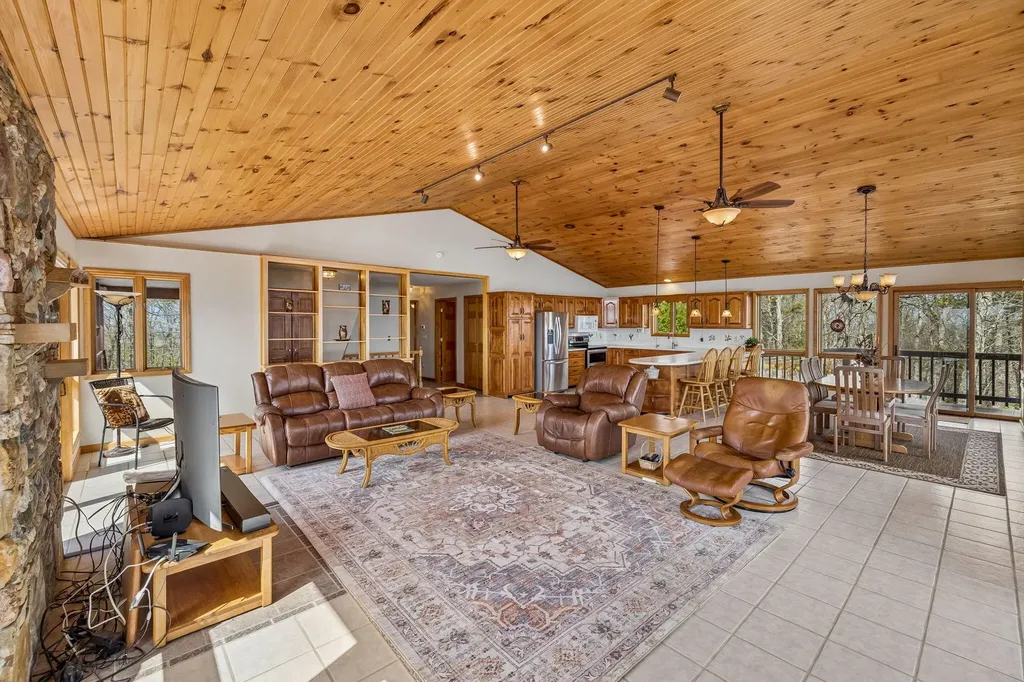 348 Laurel Mountain Road Madisonville TN 37354