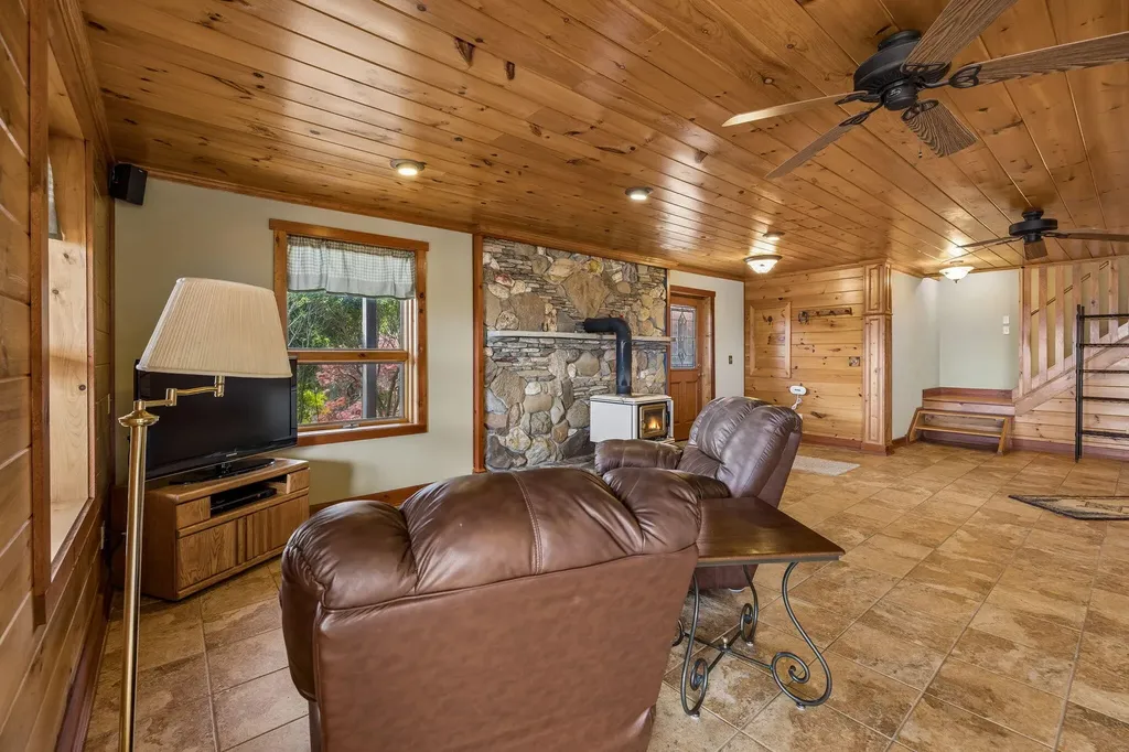 348 Laurel Mountain Road Madisonville TN 37354