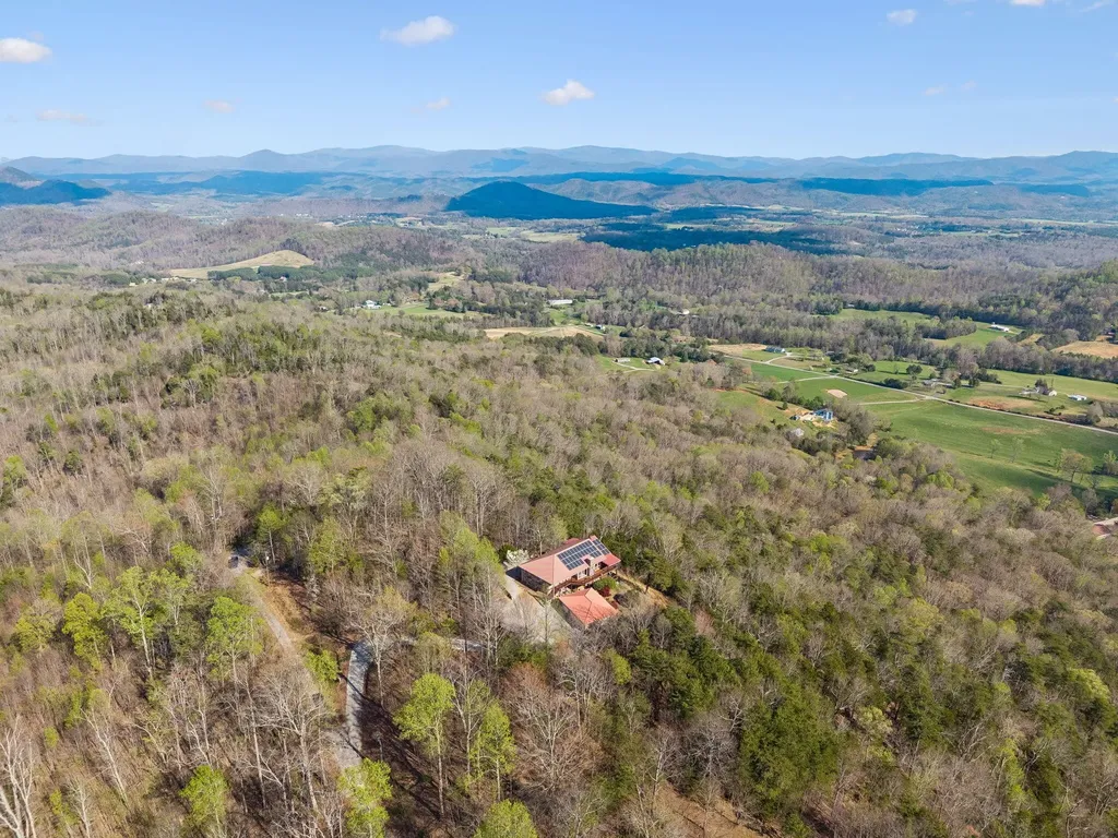 348 Laurel Mountain Road Madisonville TN 37354