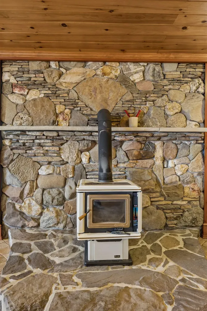 348 Laurel Mountain Road Madisonville TN 37354