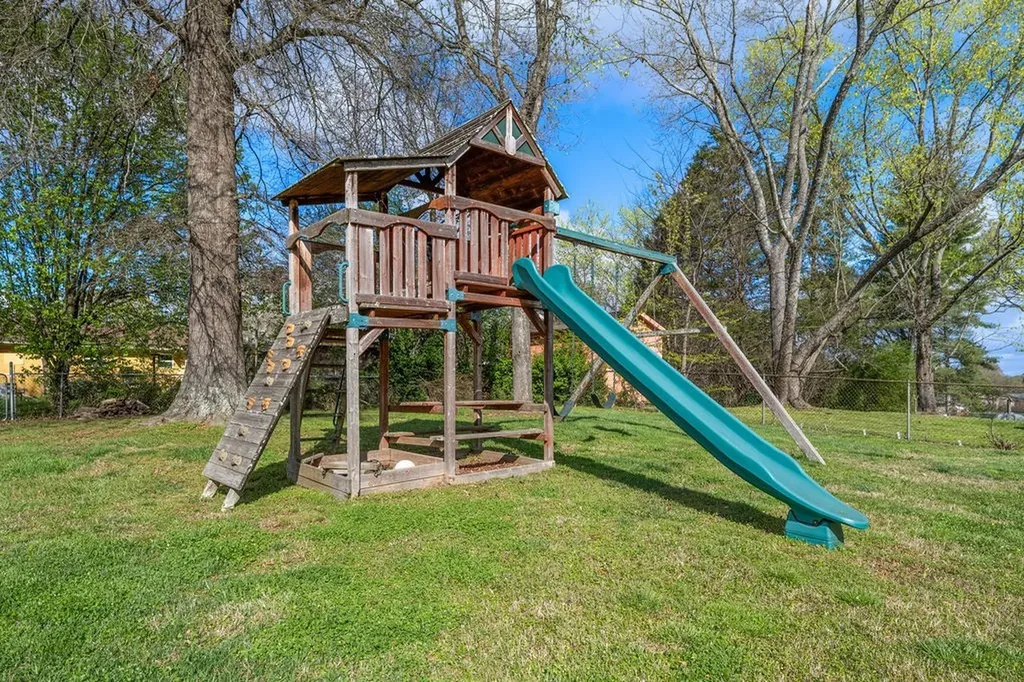 111 Edgewood Circle Fort Oglethorpe GA 30742