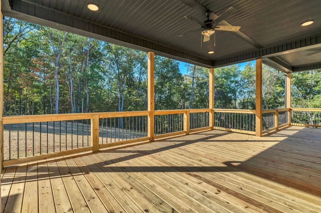 1000 Hogans Branch Road Hendersonville TN 37075