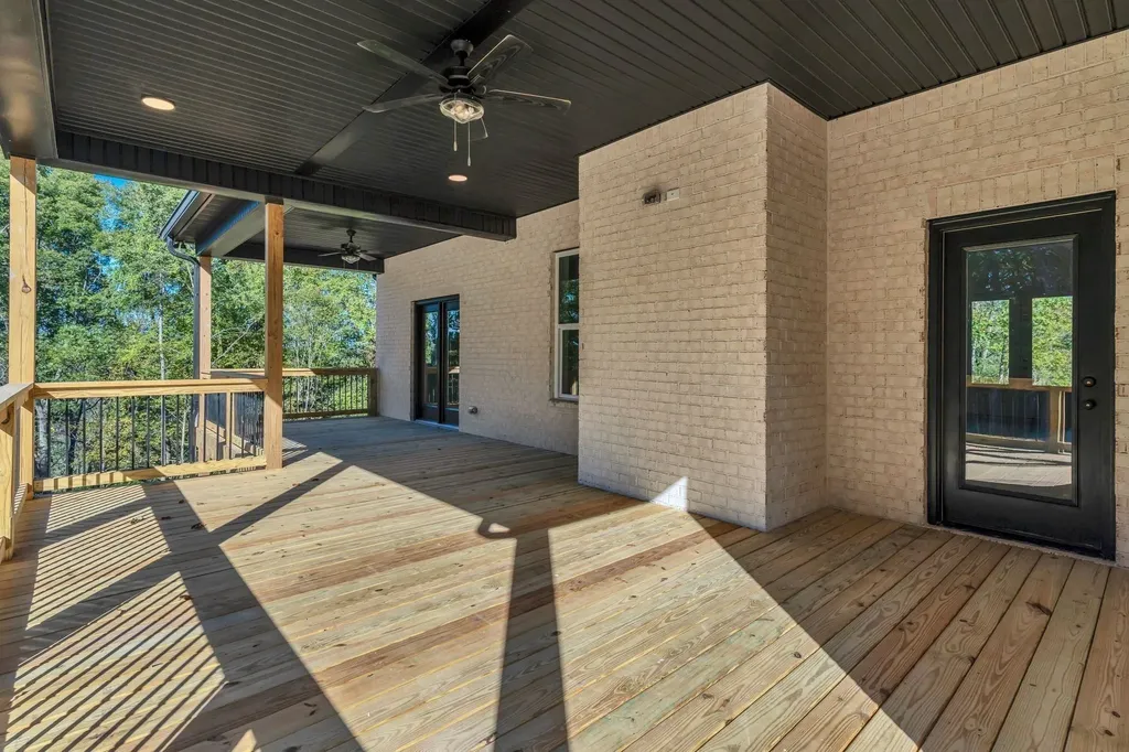 1000 Hogans Branch Road Hendersonville TN 37075