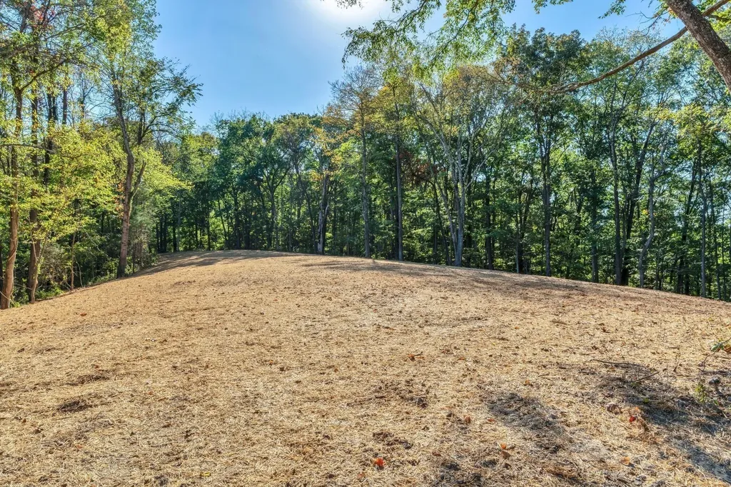 1000 Hogans Branch Road Hendersonville TN 37075
