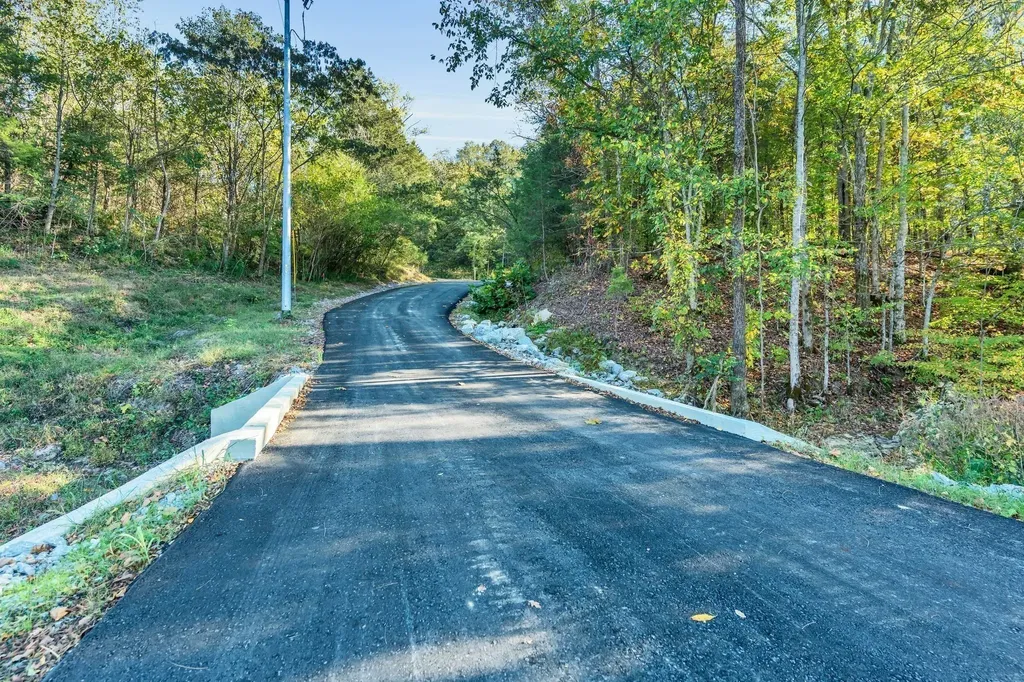 1000 Hogans Branch Road Hendersonville TN 37075